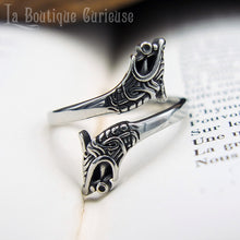 Load image into Gallery viewer, Bague homme et femme style viking loups d'Odin Geri et Freki, symbole de loyauté et de courage. Bague en acier inoxydable ajustable sans allergies hypoallergénique. Bague fine style médiéval Toulouse France