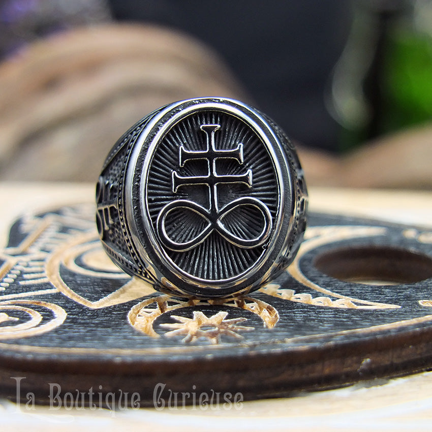 Bague Croix de Leviathan en acier alchimie croix satanique La Boutique Curieuse