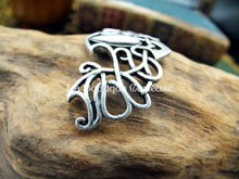 Load image into Gallery viewer, Metal Celtic pattern hair clip