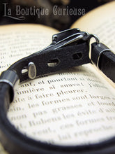Charger l'image dans la galerie, Bracelet ajustable crâne de corbeau cuir et acier