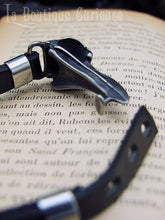 Charger l'image dans la galerie, Bracelet ajustable crâne de corbeau cuir et acier