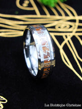 Charger l&#39;image dans la galerie, Anneau / bague runes Viking bois et tungstène