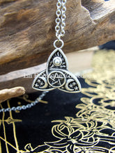 Charger l'image dans la galerie, Pendentif Triquetra + chaîne