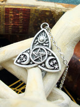 Charger l'image dans la galerie, Pendentif Triquetra + chaîne