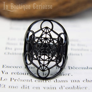 Bague ajustable protection énergies négatives cube de Metatron, protection énergétique, bijoux ésotériques Toulouse France, bague noir acier inoxydable femme.