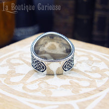 Charger l&#39;image dans la galerie, Bague viking nordique homme et femme arbre Yggdrasil et corbeaux d&#39;Odin Hugin et Munin Toulouse France