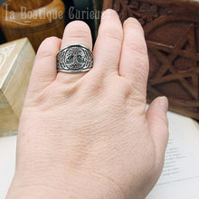 Charger l&#39;image dans la galerie, Bague viking nordique homme et femme arbre Yggdrasil et corbeaux d&#39;Odin Hugin et Munin Toulouse France