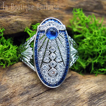 Charger l&#39;image dans la galerie, Bague style art déco années folles scarabée stylisé argent bleu. Bague style retro vintage années 20 look steampunk.