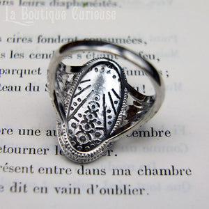 Bague style art déco années folles scarabée stylisé argent bleu. Bague style retro vintage années 20 look steampunk.