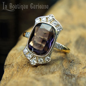 Bague style retro vintage art déco imitation améthyste et diamants plaquée or et argent, taille pierre marquise. Bijoux vintage Toulouse France.