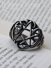Laden Sie das Bild in den Galerie-Viewer, Symbole magique de protection bague pentacle en acier
