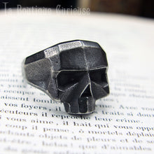 Charger l'image dans la galerie, Bague gothique noire acier inoxydable origami grande taille