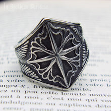 Charger l'image dans la galerie, Bague homme en acier inoxydable avec motif boussole noire et argent