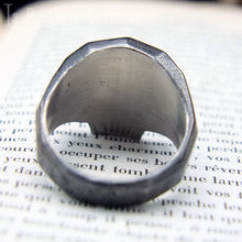 Charger l'image dans la galerie, Bague gothique acier inoxydable géométrique grande taille Toulouse