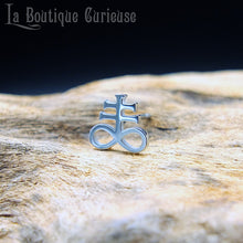 Charger l&#39;image dans la galerie, Boucle oreille à l&#39;unité croix de Léviathan Croix de souffre alchimie église Luciférienne piercing acier chirurgical gothique sataniste argent homme femme