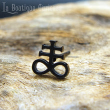 Load image into Gallery viewer, Boucle oreille à l&#39;unité croix de Léviathan Croix de souffre alchimie piercing acier chirurgical gothique sataniste noir homme femme