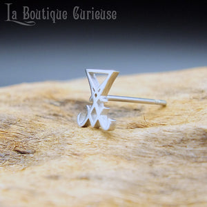 Boucle d'oreille gothique punk rock satan à l'unité sigil de Lucifer acier chirurgical argent. Piercing homme femme sataniste diable gothique Toulouse France.