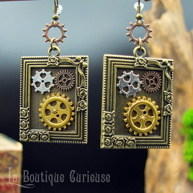 Boucles d'oreilles vintage cadre ancien retro style steampunk. Boucles d'oreilles originales fabriquées en France Toulouse. Bijoux steampunk originaux.