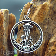 Charger l&#39;image dans la galerie, Boucles d&#39;oreilles pendantes en cercle mode automne, type wicca sorcière avec champignons et croissants de lune