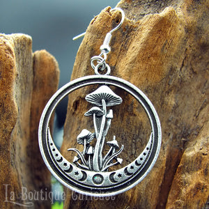 Boucles d'oreilles pendantes en cercle mode automne, type wicca sorcière avec champignons et croissants de lune