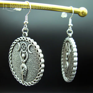 Boucles d'oreilles pendants rondes déesse mère, rituel de fertilité, féminin sacré, pentacle de protection. Bijoux ésotériques wicca viking celtes Toulouse France.