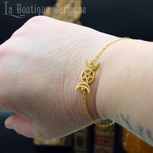 Laden Sie das Bild in den Galerie-Viewer, Bracelet femme acier ajustable argent ou or triple lune déesse wicca pagan, force et féminité, symbole de sorcière. Bijoux wicca ésotérique pas chers Toulouse.