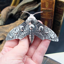 Load image into Gallery viewer, Barrette papillon de nuit Hypnos