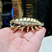 Laden Sie das Bild in den Galerie-Viewer, Statuette ou presse papier isopode en laiton