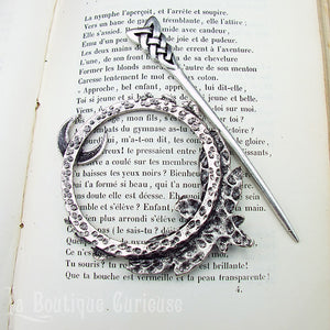 Barrette gothique en métal coiffure goth witch sorcière originale papillon de nuit sphinx tête de mort, croissant de lune, branche et noeud celtique. Barrette wicca magie GN Toulouse