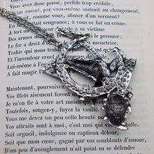Load image into Gallery viewer, Pendentif + chaîne chapeau de sorcière
