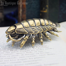 Laden Sie das Bild in den Galerie-Viewer, Statuette ou presse papier isopode en laiton