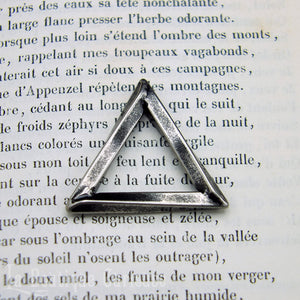 Amulette runique viking acier couleur argent, magie des runes, gravée alphabet Futhark Toulouse France