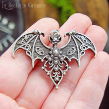 Charger l'image dans la galerie, Pendentif chauve-souris style baroque