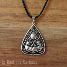 Laden Sie das Bild in den Galerie-Viewer, Pendentif couple de chats sur goutte ouija collier wicca sorcière gothique Toulouse France