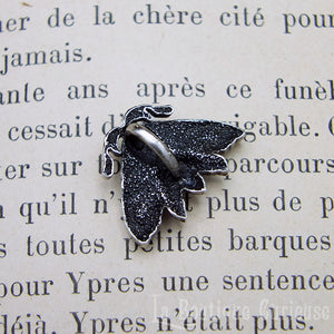 Pendentif gothique discret papillon de nuit animal totem wicca