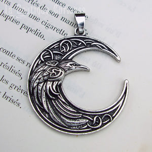 Pendentif corbeau et lune, animal totem chamanisme, figure des légendes nordiques, viking et celtiques. Pendentif mystique gothique, bijoux wicca.