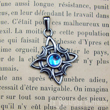 Charger l&#39;image dans la galerie, pendentif féminité magie et lune, connexion, ancrage, renforcement énergétique Toulouse France