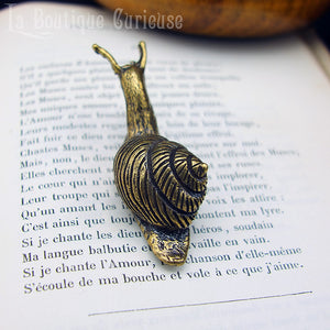 Statuette figurine décoration laiton bronze escargot. Décoration nature cottage cabinet de curiosités Toulouse