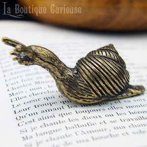 Statuette figurine décoration laiton bronze escargot. Décoration nature cottage cabinet de curiosités Toulouse