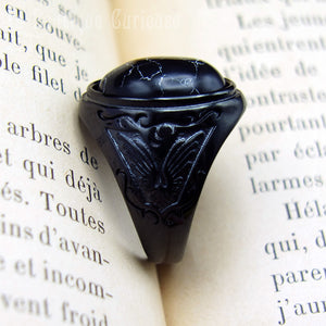 Chevalière gothique noire pour homme en acier avec pierre imitation marbre noir, bague homme grande taille phénix Toulouse France