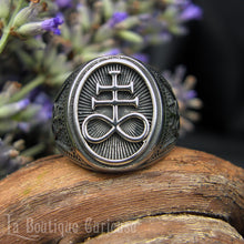 Load image into Gallery viewer, Bague alchimique croix de souffre ou croix de Léviathan acier. Bague gothique sataniste symbole église satanique. Symbole éternité. 