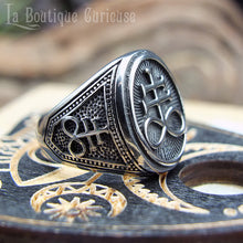 Load image into Gallery viewer, Bague alchimique croix de souffre ou croix de Léviathan acier. Bague gothique sataniste symbole église satanique. Symbole éternité. 