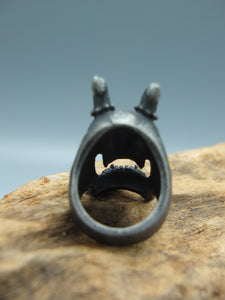 Grande bague gothique acier inoxydable noir tête de diable grandes cornes et crocs. Bague homme grande taille biker rock