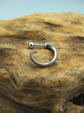 Charger l&#39;image dans la galerie, Boucle d&#39;oreille ou piercing homme et femme tentacule de pieuvre kraken style steampunk acier chirurgical
