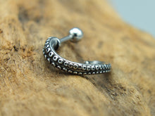 Charger l&#39;image dans la galerie, Boucle d&#39;oreille ou piercing homme et femme tentacule de pieuvre kraken style steampunk acier chirurgical