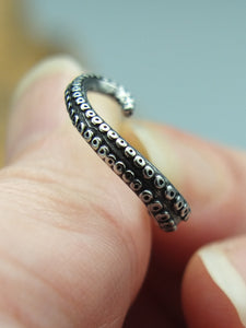Boucle d'oreille ou piercing homme et femme tentacule de pieuvre kraken style steampunk acier chirurgical