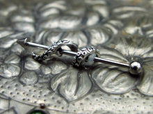 Charger l&#39;image dans la galerie, Piercing industriel barbell 1,6 mm Kraken