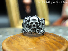 Load image into Gallery viewer, Baroque Pirate Skull Ring