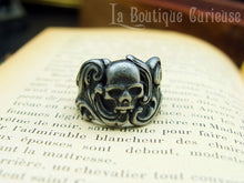 Load image into Gallery viewer, Baroque Pirate Skull Ring